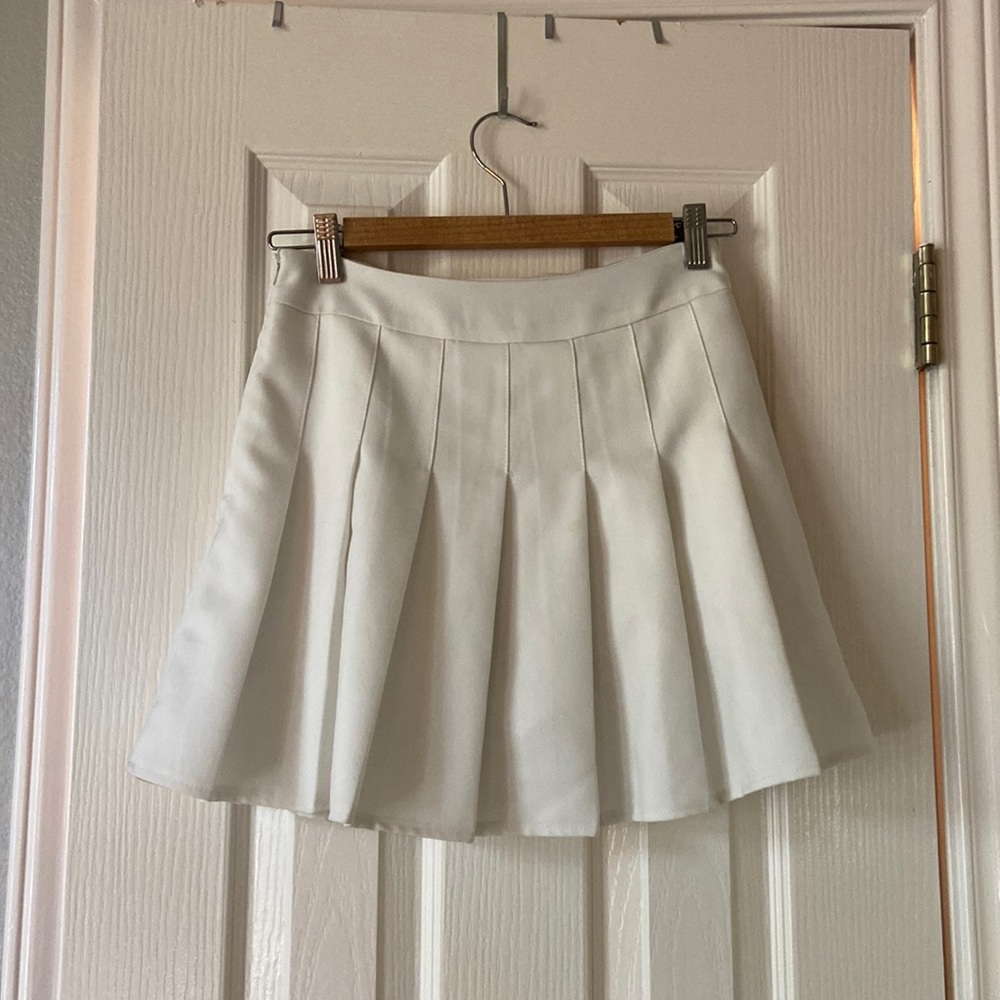 White pleated tennis skirt